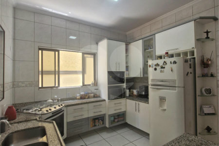 Casa à venda com 4 quartos, sendo 2 suítes, no condomínio Grape Village, Vinhedo - SP
