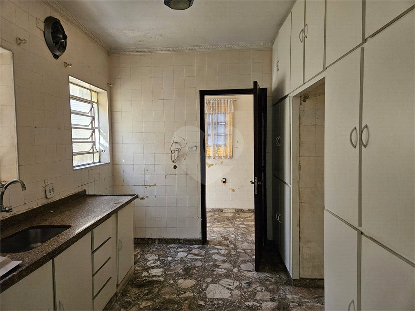Casa à venda com 3 quartos, sendo 1 suíte,  em Água Branca, São Paulo, SP