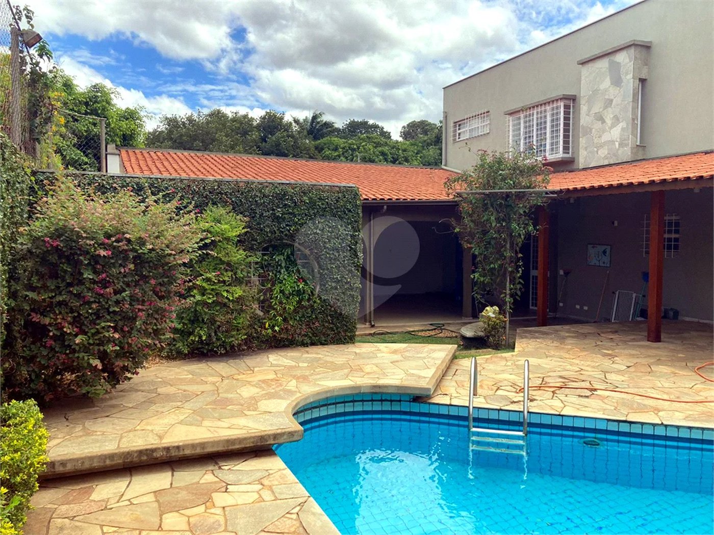 Belíssima casa no bairro Vila Rezende