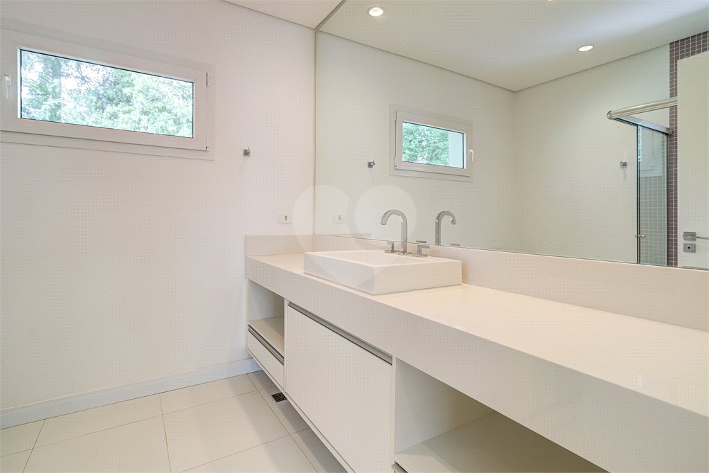 Casa à venda ou para alugar com 4 suítes no condomínio Chácara Flora, São Paulo - SP