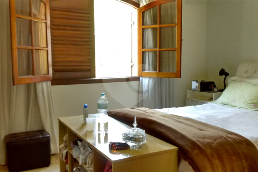 Casa à venda com 5 quartos, sendo 2 suítes, em Horto Florestal, São Paulo, SP