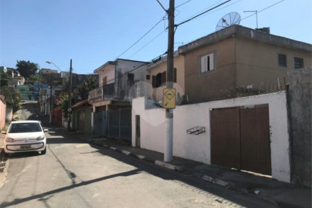 Sobrado à venda com 2 quartos em Vila Perreli, Poá, SP
