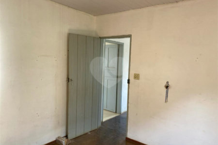 Casa térrea para venda na Vila Faria.