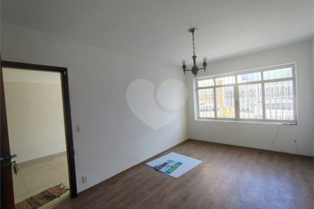 Casa à venda com 3 quartos, sendo 1 suíte, em Vila Vianelo, Jundiaí, SP