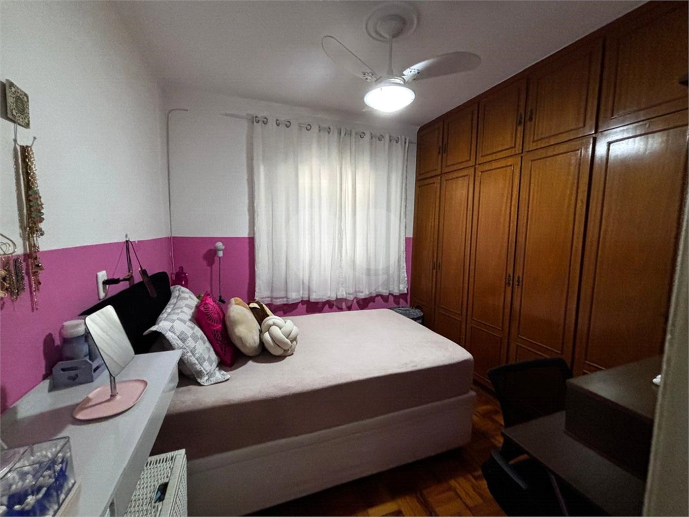 Casa à venda com 4 quartos, sendo 1 suíte, em Parada Inglesa, São Paulo, SP