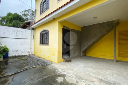 Casa à venda com 2 suítes no condomínio Village da Cachamorra, Rio de Janeiro - RJ