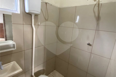 Casa para alugar com 3 quartos, sendo 1 suíte, em Parque das Aroeiras, Ponta Porã, MS
