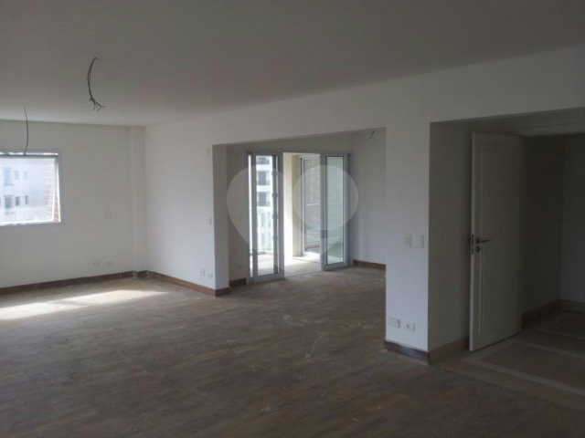 Apartamento à venda com 4 suítes em Santana, São Paulo, SP