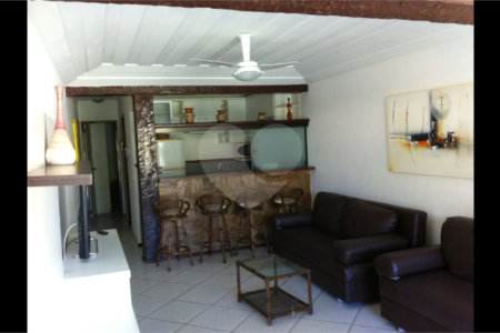 Casa em condomínio à venda com 2 quartos, sendo 1 suíte,  em Manguinhos, Armação dos Búzios, RJ