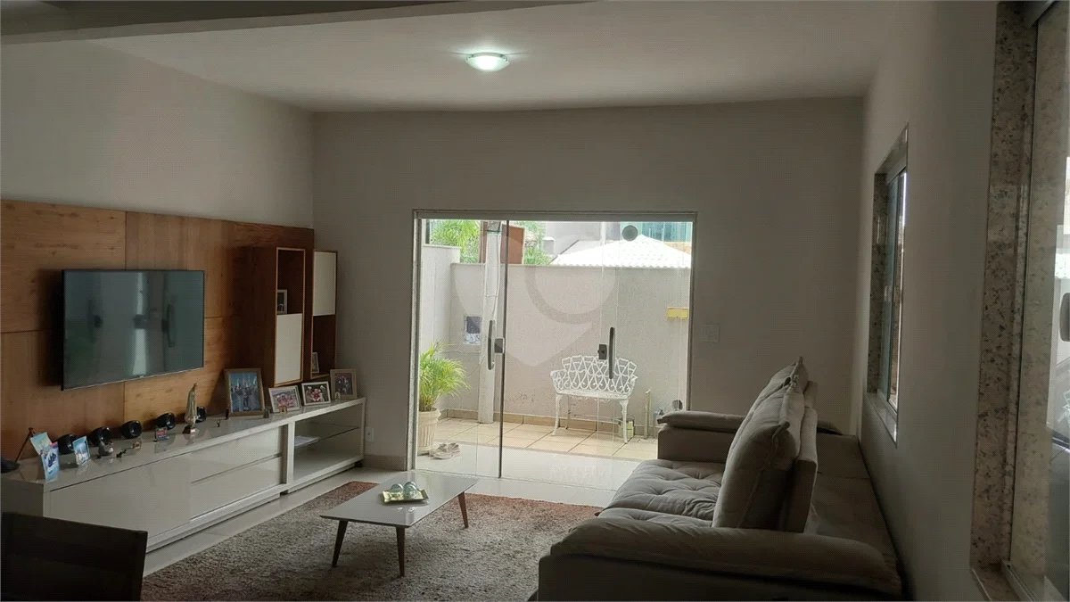 CONDOMÍNIO VALE DAS PALMEIRAS - CASA 3 QTOS + SUITE + PISCINA + GARAGEM 4 CARROS + ENERGIA SOLAR
