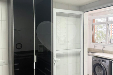 Apartamento à venda com 3 suítes em Vila Suzana, São Paulo, SP
