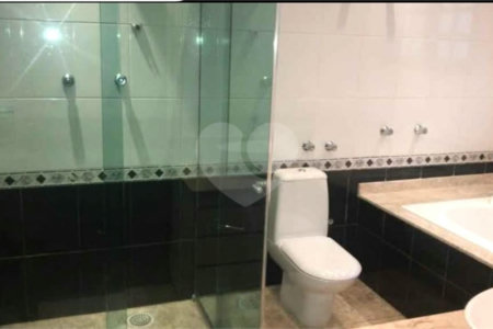 Casa à venda com 4 quartos, sendo 3 suítes,  em Cerâmica, São Caetano do Sul, SP