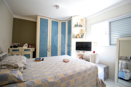 Sobrado à venda com 4 quartos, sendo 3 suítes,  no Centro, São Roque, SP