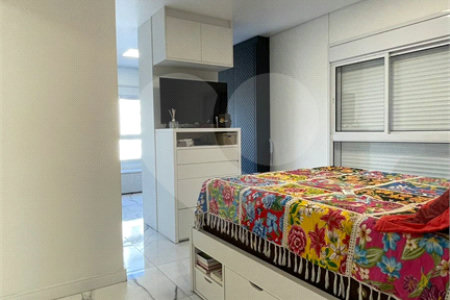 Apartamento à venda com 4 quartos, sendo 2 suítes, em Pinheiros, São Paulo, SP