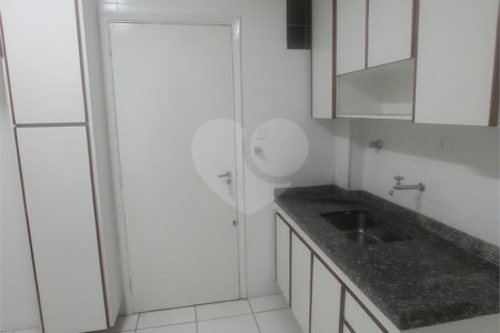 Apartamento à venda com 3 quartos, sendo 1 suíte, em Pinheiros, São Paulo, SP