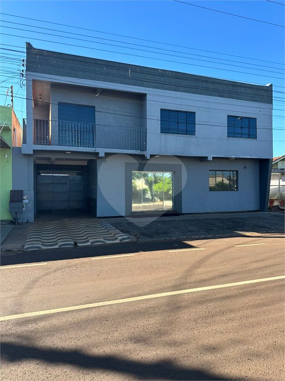 Sobrado à venda ou para alugar com 4 quartos, sendo 2 suítes, em Vila Lacíria, Ponta Porã, MS