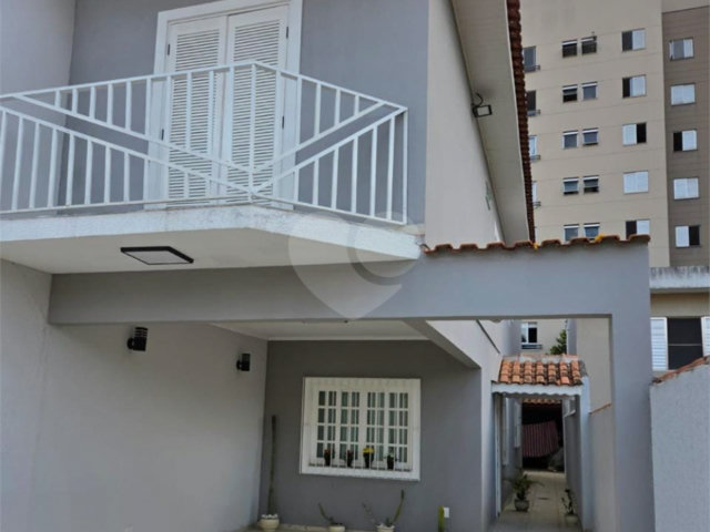 Sobrado à venda com 3 quartos, sendo 1 suíte,  em Campo Grande, São Paulo, SP