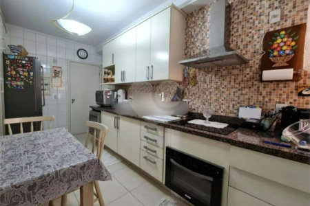 Apartamento à venda com 3 suítes em Vila Gomes Cardim, São Paulo, SP