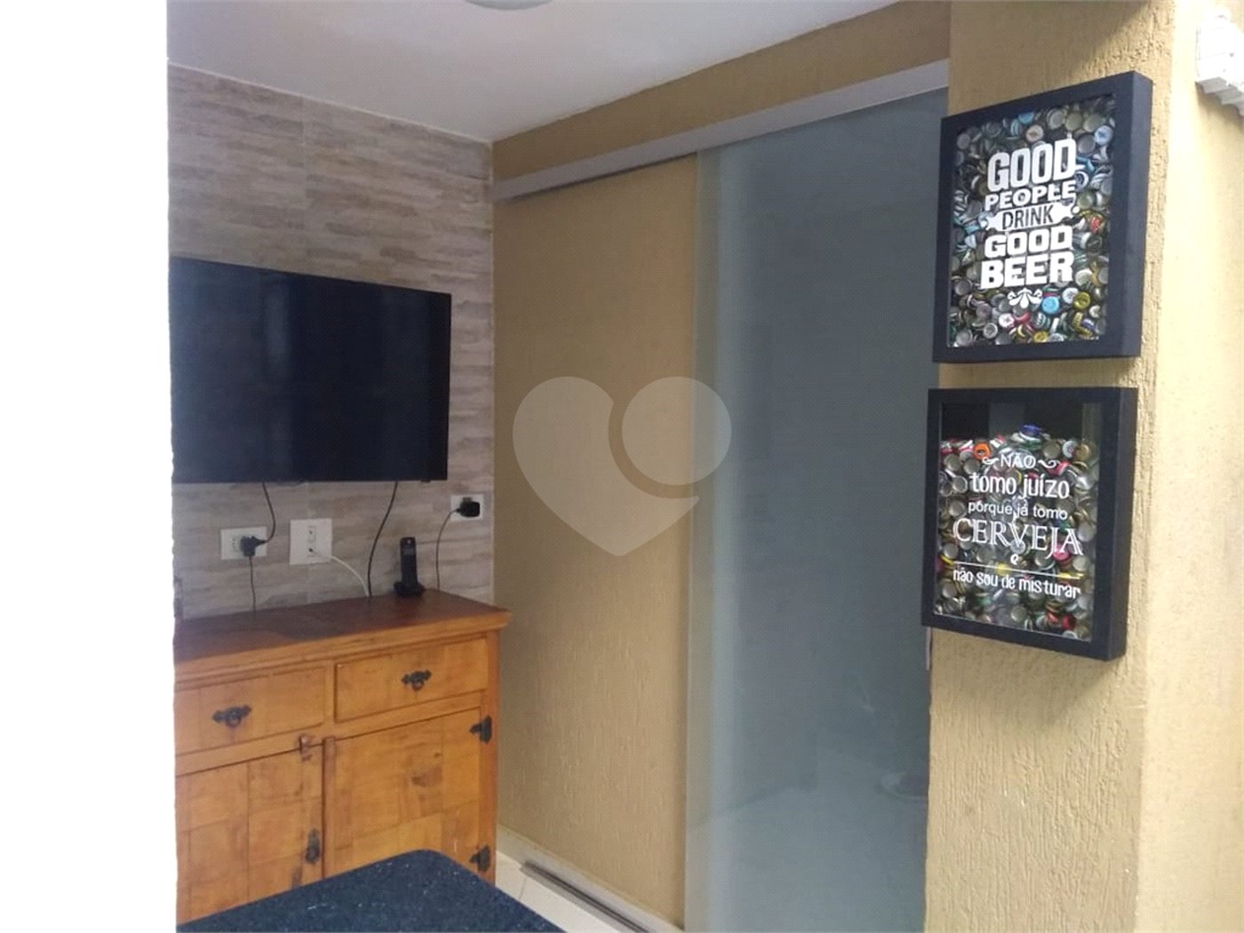 Casa à venda com 3 quartos, sendo 1 suíte, no condomínio Residencial Água Fria, São Paulo - SP