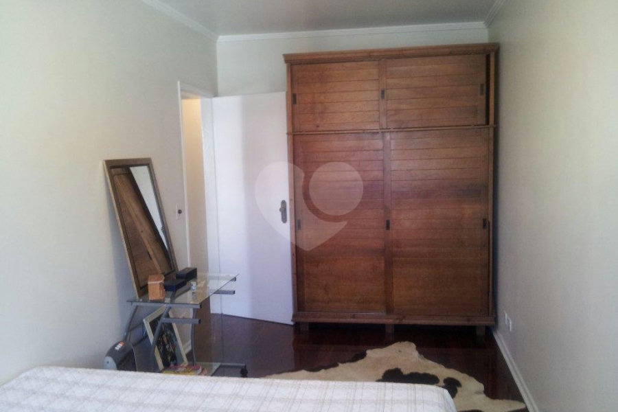 Casa à venda com 4 quartos, sendo 2 suítes, no condomínio Travessa Mário Antônio Correia,174, São Paulo - SP