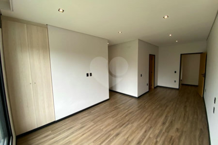 Casa à venda com 4 quartos, sendo 3 suítes,  no condomínio Jardim das Palmeiras, Bragança Paulista - SP