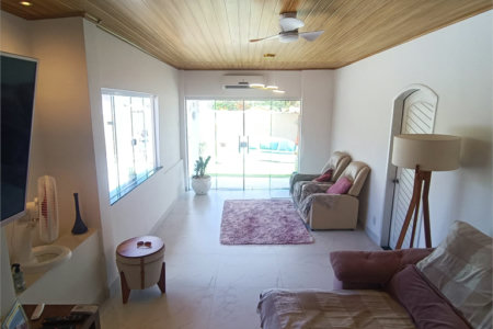 Casa à venda com 3 quartos, sendo 1 suíte, em Caminho de Búzios, Cabo Frio, RJ