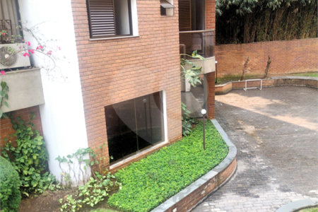 Apartamento à venda com 3 quartos, sendo 1 suíte, em Real Parque, São Paulo, SP