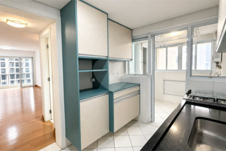 Apartamento à venda com 3 quartos, sendo 1 suíte, em Jardim das Acácias, São Paulo, SP