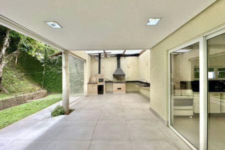 Casa à venda com 4 suítes no condomínio Recanto Impla, Carapicuíba - SP