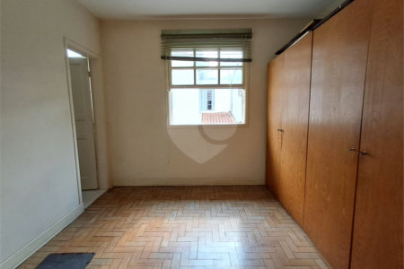 Casa à venda com 3 quartos em Água Branca, São Paulo, SP