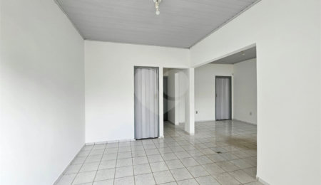 Casa à venda com 2 quartos, sendo 1 suíte, no Centro, Atibaia, SP
