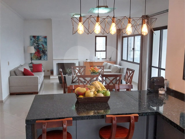 Apartamento à venda com 4 quartos, sendo 1 suíte,  em Alto da Lapa, São Paulo, SP