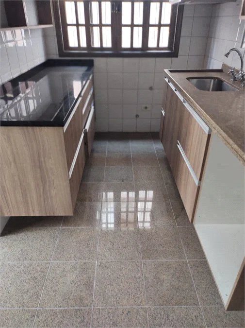 Sobrado à venda com 3 quartos, sendo 1 suíte, em Parque Ipê, São Paulo, SP