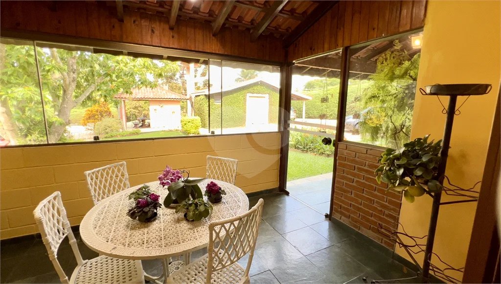 Chácara à venda com 4 quartos, sendo 1 suíte, em Pinheirinho, Vinhedo, SP