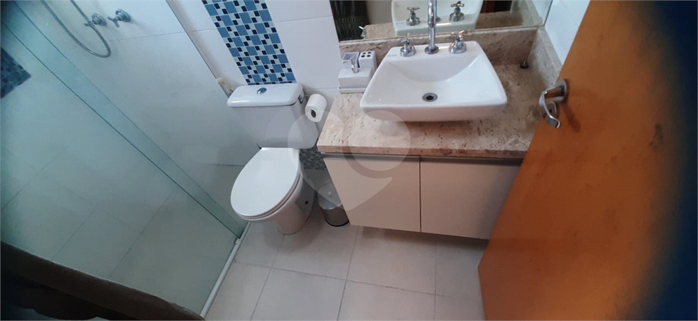 Casa à venda com 3 quartos, sendo 2 suítes, no condomínio Mário Araújo, São Paulo - SP