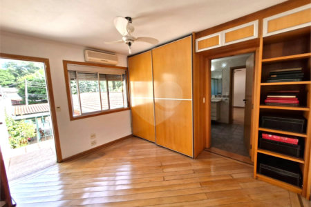 Casa à venda com 4 quartos, sendo 1 suíte,  em Granja Julieta, São Paulo, SP