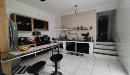 Sobrado à venda com 4 quartos em Bandeiras, Osasco, SP