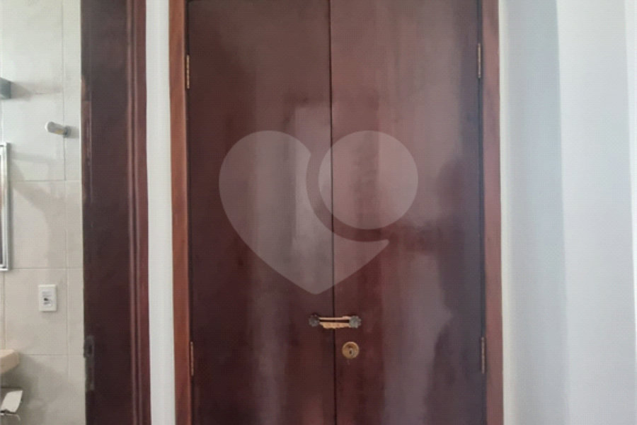 Sobrado à venda com 3 quartos em Vila Irmãos Arnoni, São Paulo, SP