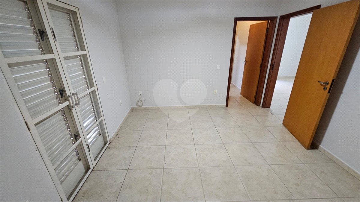 Casa para alugar com 4 quartos, sendo 2 suítes, no condomínio Portal de Itaici, Indaiatuba - SP