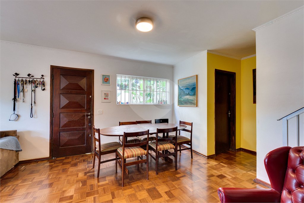 Casa de Vila à venda com 3 quartos, sendo 1 suíte, em Alto da Boa Vista, São Paulo, SP