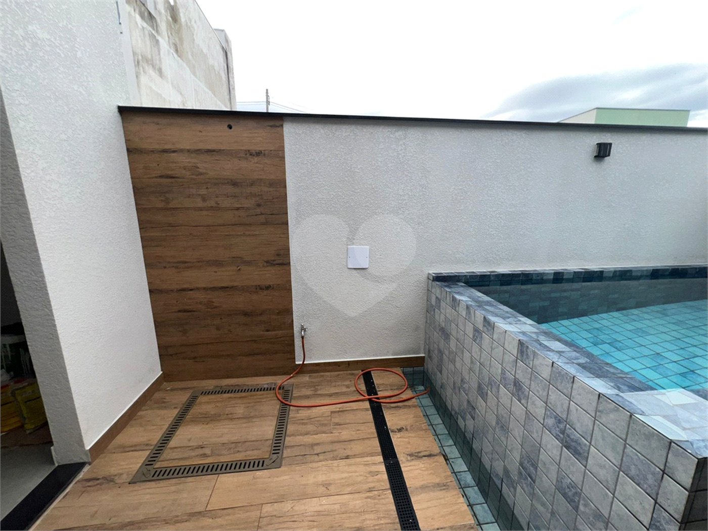 Casa à venda com 3 quartos, sendo 1 suíte, no condomínio Horto Florestal Villagio, Sorocaba - SP