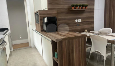Apartamento à venda com 3 suítes em Vila Mariana, São Paulo, SP
