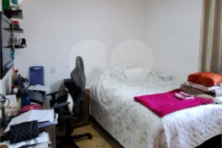 Apartamento à venda com 3 quartos, sendo 1 suíte,  em Vila Gomes Cardim, São Paulo, SP