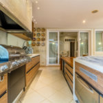 Casa à venda com 5 quartos, sendo 4 suítes, no condomínio Residencial Tivoli Park, Sorocaba - SP