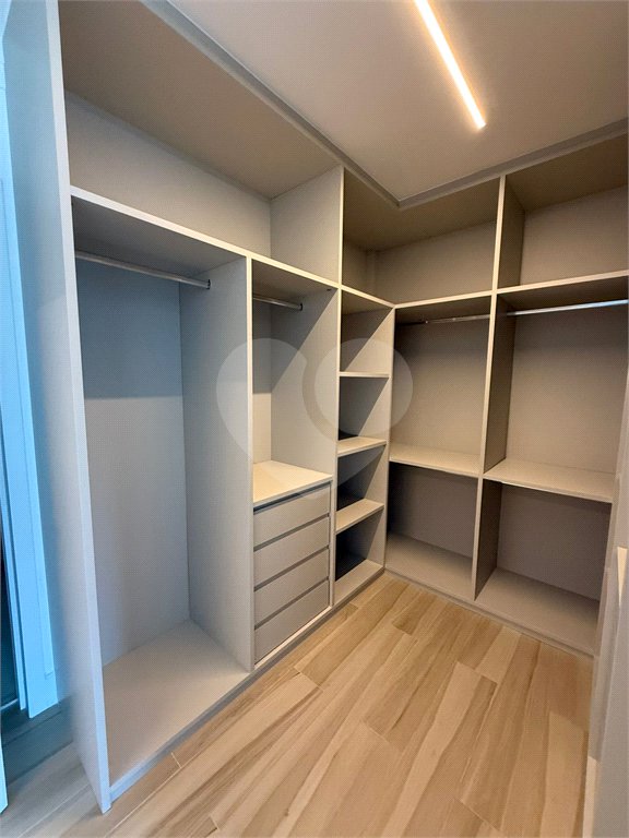 Apartamento para alugar com 4 suítes em Jardim Fonte do Morumbi, São Paulo, SP