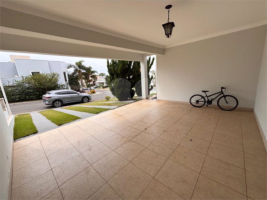 Casa à venda com 3 suítes no condomínio Residencial Maria Dulce, Indaiatuba - SP