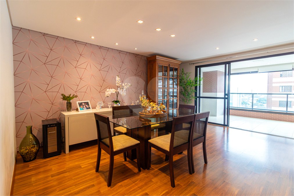 Apartamento à venda com 3 suítes em Chácara Santo Antônio, São Paulo, SP