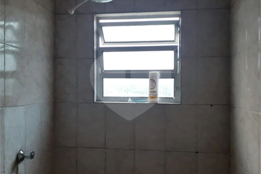 Sobrado à venda com 4 quartos, sendo 1 suíte, em Campo Limpo, São Paulo, SP