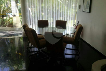 Apartamento à venda com 3 quartos, sendo 1 suíte,  em Campo Belo, São Paulo, SP