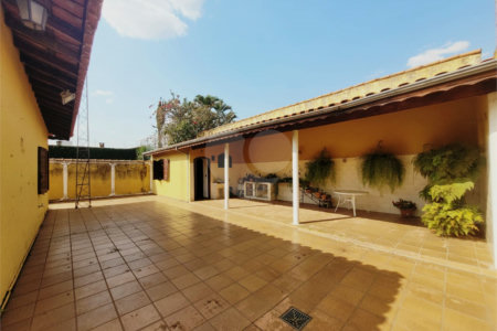 Casa Térrea à venda com 3 quartos, sendo 1 suíte, no Centro, Indaiatuba, SP
